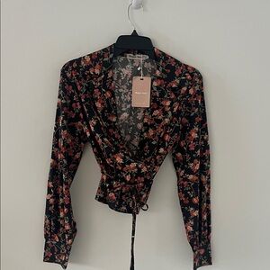 Chic Floral Wrap Crop Top - Black and Red